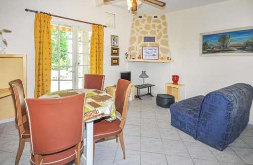 Salernes House | Holiday Home Route Dentrecasteau N-744