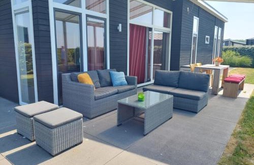 Wemeldinge House | Holiday Home Ruisweg 51 by Interhome