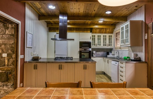 Seguero House | Holiday Home 'Salvanereta' with Private Pool & Wi-Fi