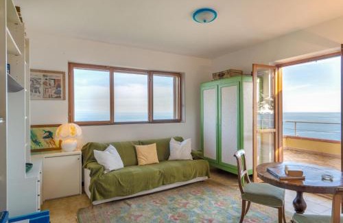 Poggi House | Holiday Home Sea 20-20 - PGI120 by Interhome