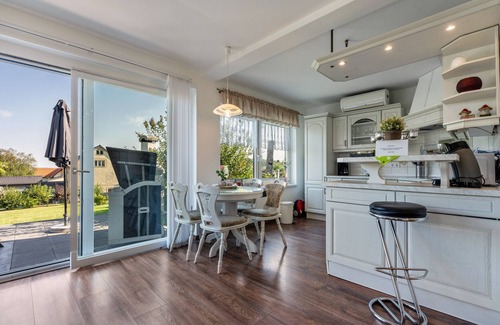 Lichtenwalde House | Holiday Home 'Sonja' with Private Terrace, Wi-Fi and Air Conditioning