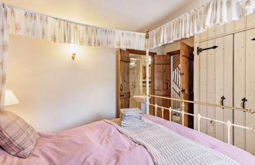 Garn Fadryn House | Holiday Home Stabal y Penrhyn by Interhome