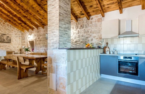 Unesic House | Holiday Home Stari Dvori