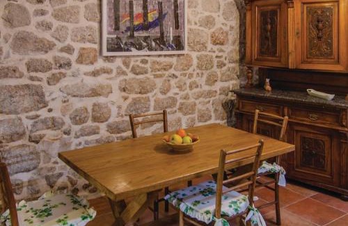 Donja Banda House | Holiday Home Stari Zoganj - Two Bedroom Holiday Home with Terrace and Swimming Pool
