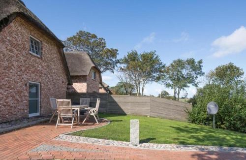Dagebuell House | Holiday Home Steuerbord by Interhome