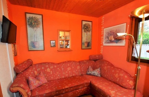 Hohenfelde House | Holiday Home "Strandhaus Beatrice" with Garden, Terrace & Wi-Fi