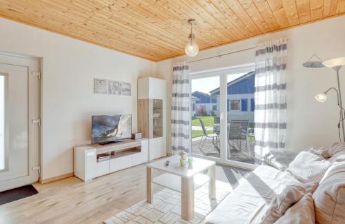 Altefaehr House | Holiday Home Sundlicht by Interhome