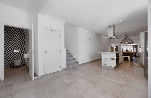 Vila do Bispo House | Holiday Home 'Surfer’s Sanctuary - Algarve' with Mountain View, Wi-Fi and Air Conditioning
