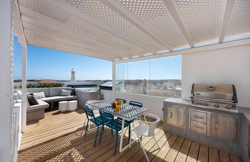 Vila do Bispo House | Holiday Home 'Surfer’s Sanctuary - Algarve' with Mountain View, Wi-Fi and Air Conditioning