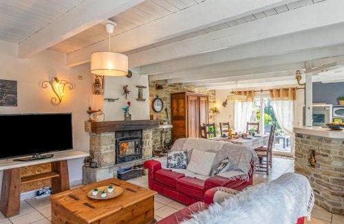 Saint-Fregant House | Holiday Home Ti Bonheur by Interhome