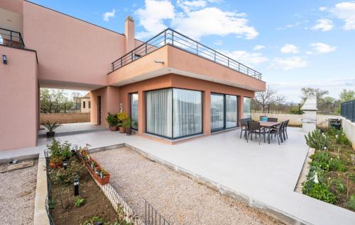 Oklaj House | Holiday Home Tina