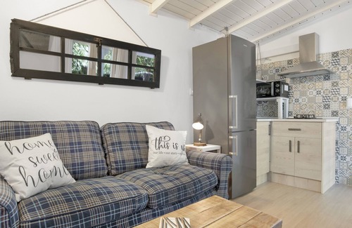 Zahora House | Holiday Home 'Tiny House La Loma' with Private Terrace and Private Garden