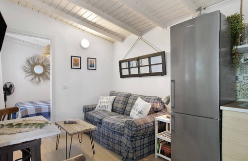 Zahora House | Holiday Home 'Tiny House La Loma' with Private Terrace and Private Garden