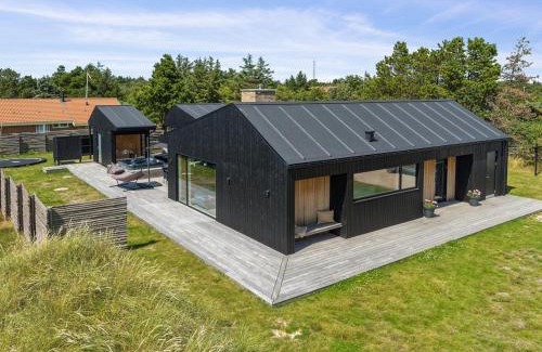 Blavand Strand House | Holiday Home Toyah - 400m from the sea by Interhome
