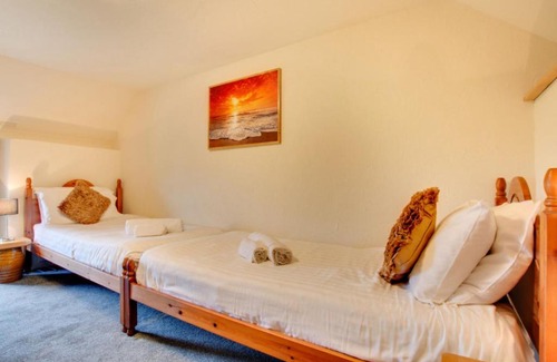 St Davids House | Holiday Home Trefin by Interhome