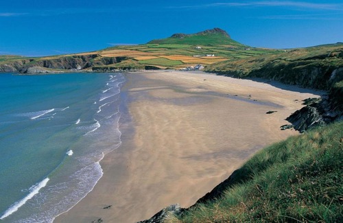 St Davids House | Holiday Home Trefin by Interhome