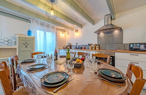 Ploudalmezeau House | Holiday Home 'Ty Abéric' with Private Terrace and Wi-Fi