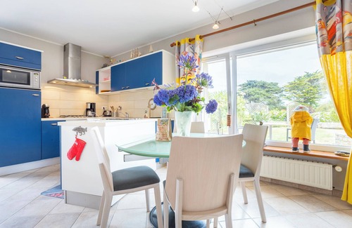 Kerlaz House | Holiday Home 'Ty An Aod - Vue Mer' with Private Terrace, Shared Garden and Wi-Fi