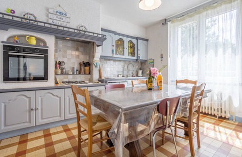 Plouhinec House | Holiday Home 'Ty Mel À 3 Km Des Plages' with Private Terrace, Private Garden and Wi-Fi