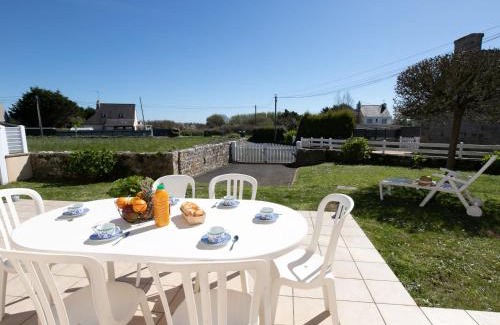 Penmarch House | Holiday Home Ty Pors Ar Pagn by Interhome