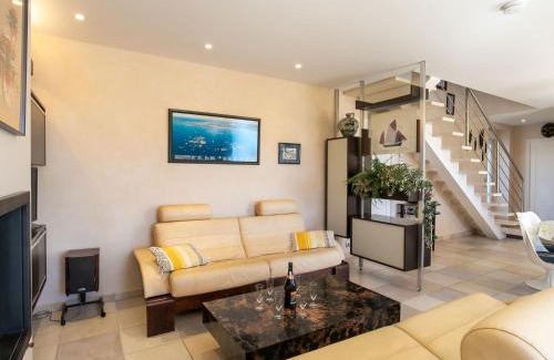 Penmarch House | Holiday Home Ty Pors Ar Pagn by Interhome