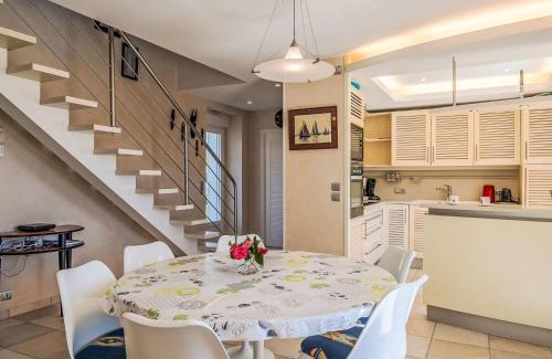 Penmarch House | Holiday Home Ty Pors Ar Pagn by Interhome