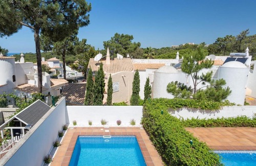 Vale do Garrao House | Holiday Home V2 Garrão 650m from the beach by Interhome