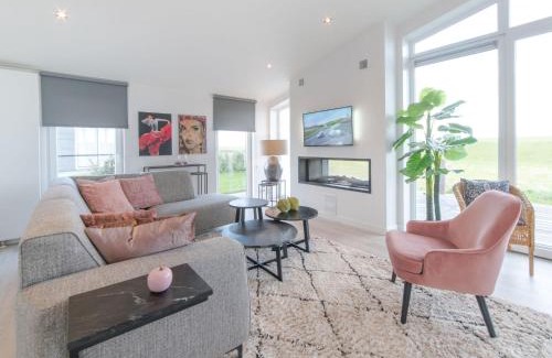 Wemeldinge House | Holiday Home Vakantiehuis Ruisweg 59 by Interhome
