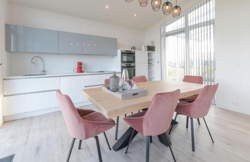 Wemeldinge House | Holiday Home Vakantiehuis Ruisweg 59 by Interhome