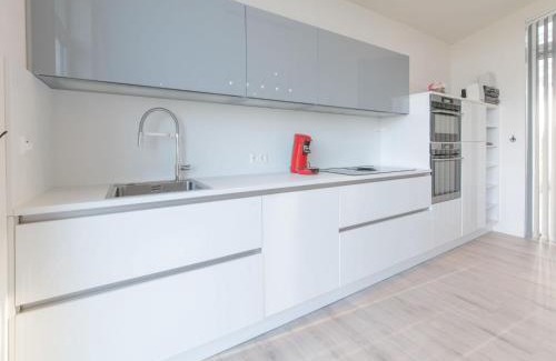 Wemeldinge House | Holiday Home Vakantiehuis Ruisweg 59 by Interhome