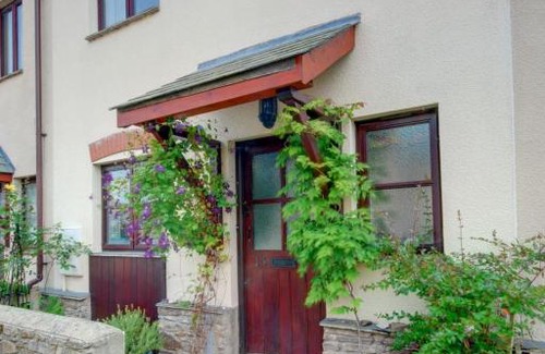 Braunton House | Holiday Home Valentines Cottage by Interhome