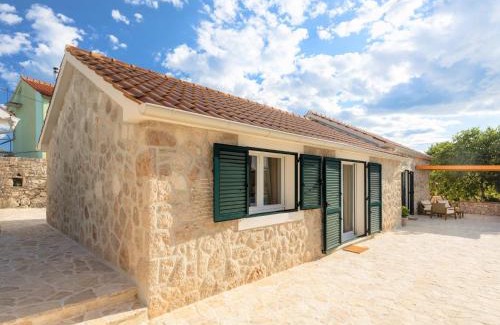 Primosten Burnji House | Holiday Home Villa di Perla by Interhome