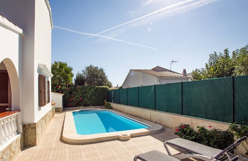Puerto Luz House | Holiday Home 'Villa Ponent' with Private Pool, Wi-Fi and Air Conditioning