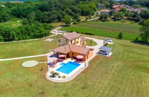Karojba House | Holiday Home Villa Frankovići by Interhome