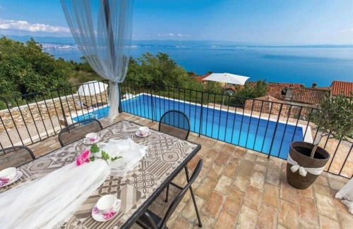 Obrs Villa | Holiday home Villa Bella with pool by Villas Guide