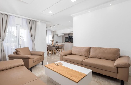 Jadranovo House | Holiday Home Villa Lea by Interhome