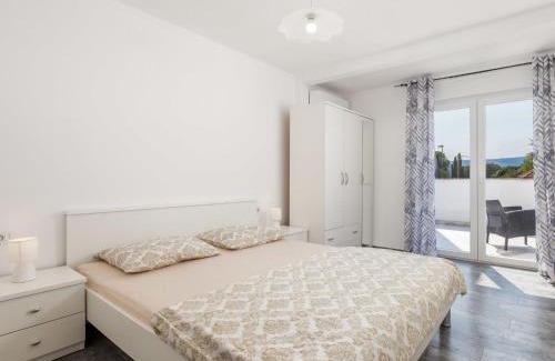 Pinezici House | Holiday Home Villa Mira by Interhome