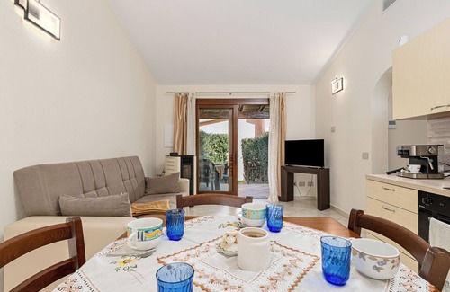 San Teodoro House | Holiday Home 'Villetta Lu Lioni' with Private Terrace, Private Garden and Air Conditioning