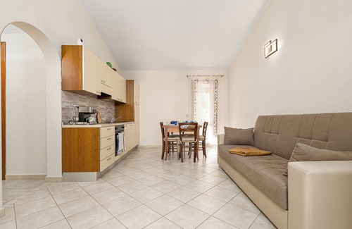 San Teodoro House | Holiday Home 'Villetta Lu Lioni' with Private Terrace, Private Garden and Air Conditioning