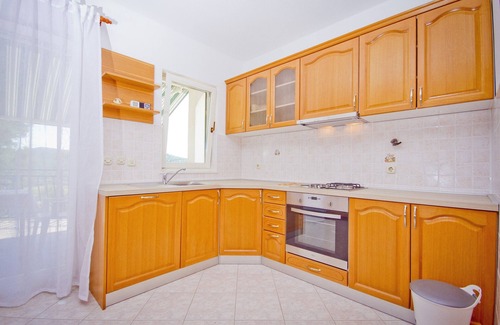 Dazlina House | Holiday Home Vinac - Three Bedroom Holiday home with Pool