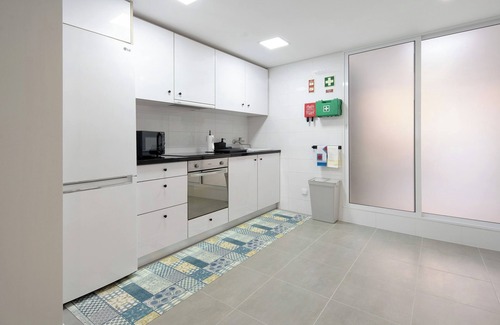 Ponta Delgada House | Holiday Home 'Vlp Amorim' with Private Terrace and Wi-Fi