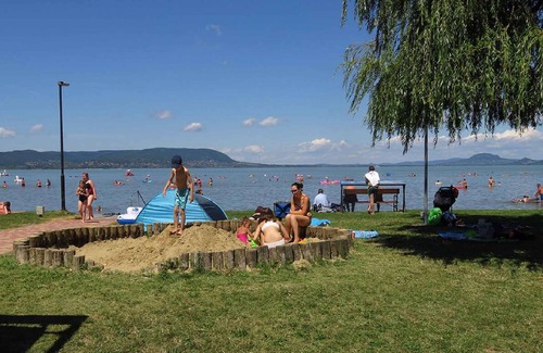 Balatonkeresztur House | Holiday home with a large terrace