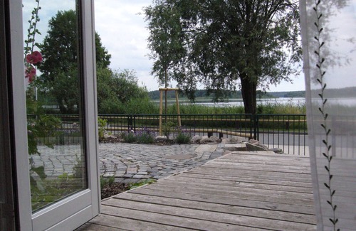 Muritz House | Holiday Home 'Waren An Der Müritz' with Lake View, Private Terrace and Wi-Fi