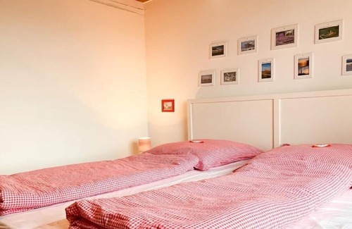 Osterhever House | Holiday home Weiße Reetdachkate
