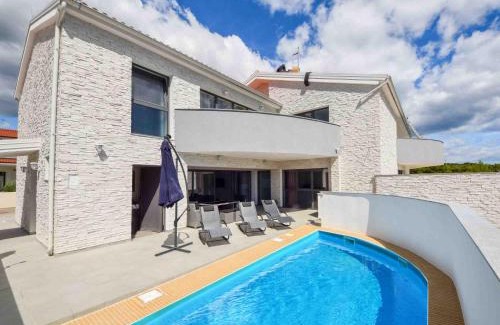 Tribunj House | Holiday Home West by Interhome