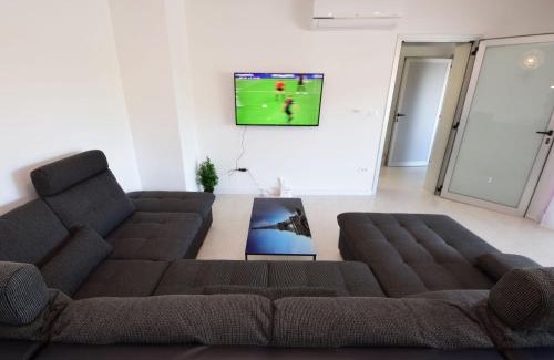 Tribunj House | Holiday Home West by Interhome