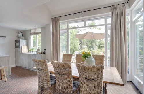 Uden House | Holiday Home with a terrace at Bedafse Bergen