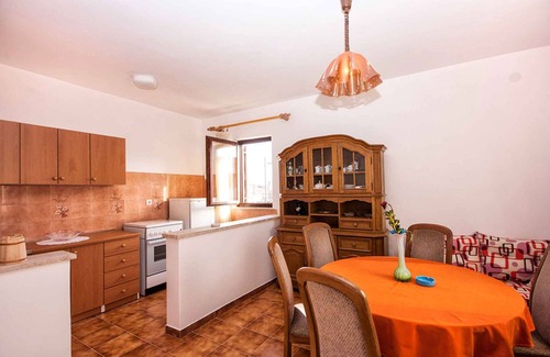 Rakalj House | Holiday home with barbecue facilities