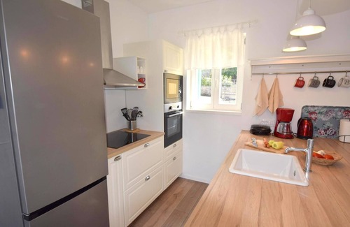 Bogovici House | Holiday home with courtyard, air-conditioned
