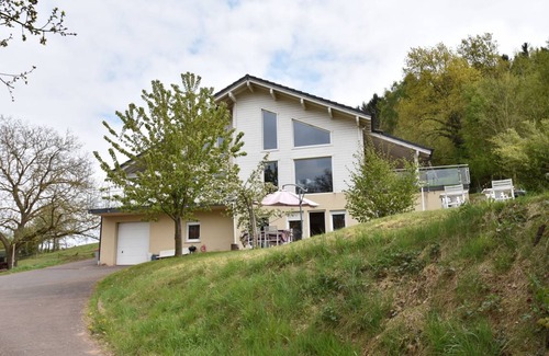 Varsberg House | Holiday home with beautiful view on the village